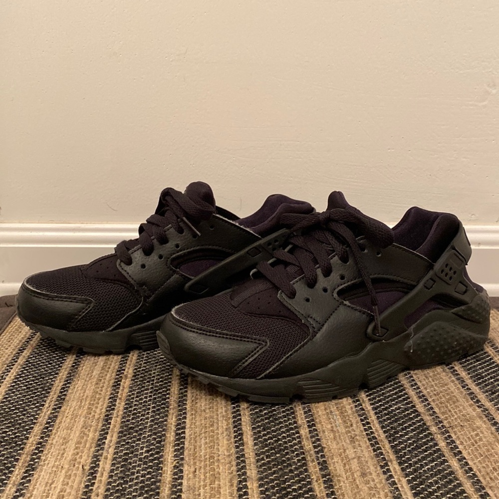 NIKE Huarache - 6 youth